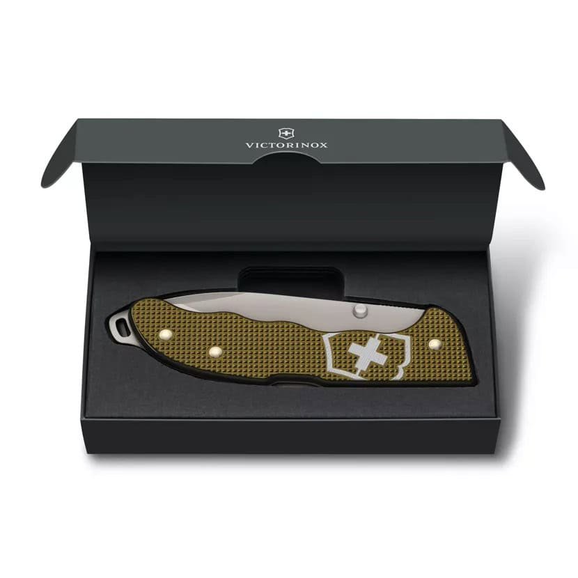 NAVAJA VICTORINOX 0.9415.L24 EVOKE ALOX MARRON EDICION LIMITADA 2024